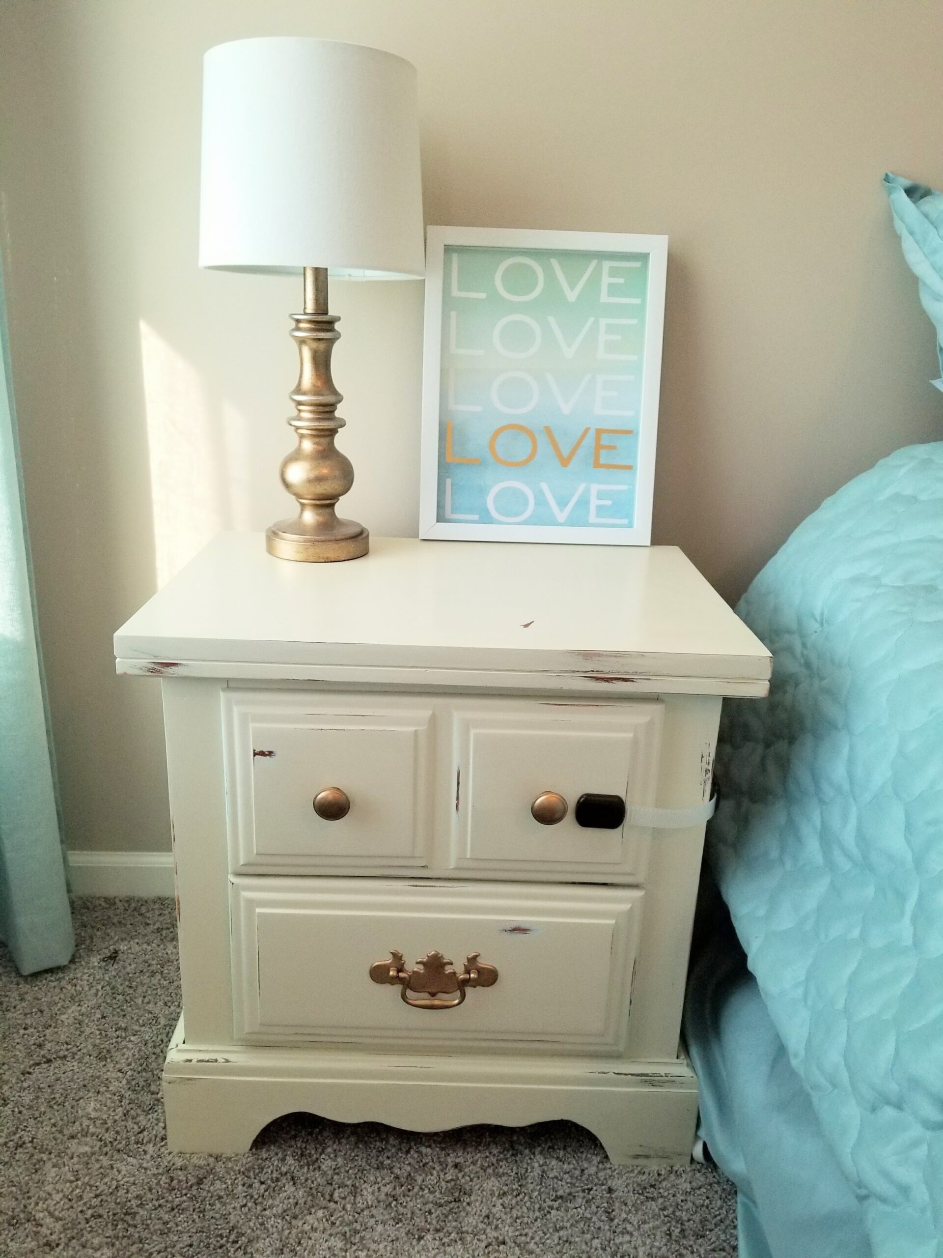 Simple DIY Bedroom Nightstand Makeover